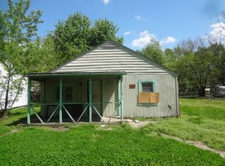 724 NE Oakland Ave, Topeka, KS 66616