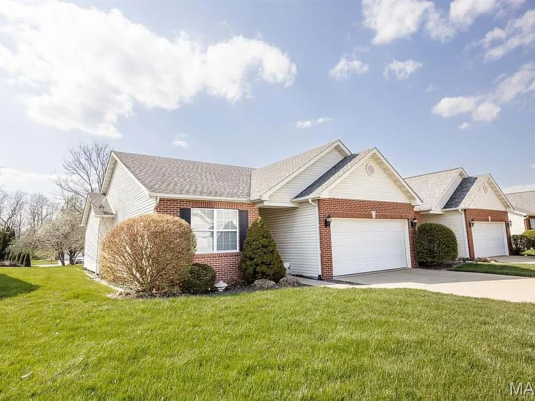 3245 Jared Dr — Photo 3