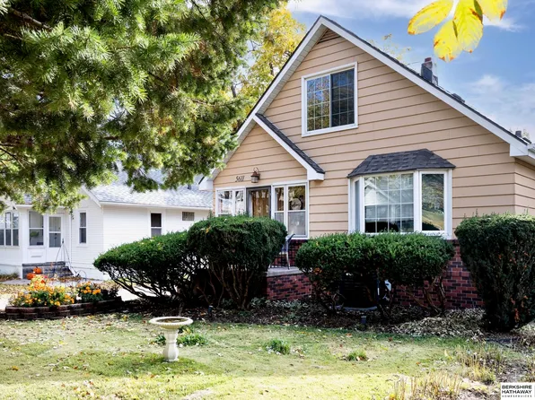 5611 Cedar St, Omaha, NE 68106