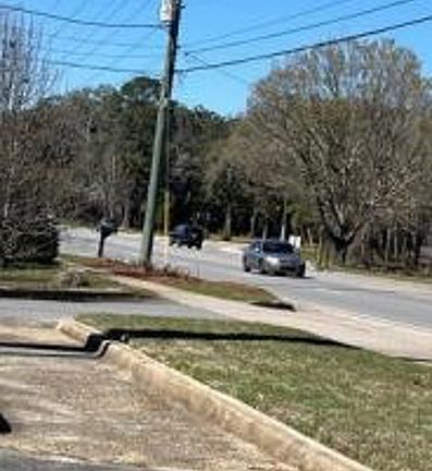 Exterior Neighborhood (street photo)