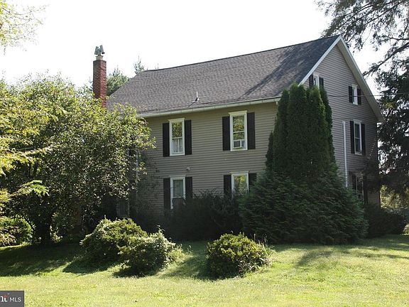 3rd image of 815 Zeigler Mill Rd