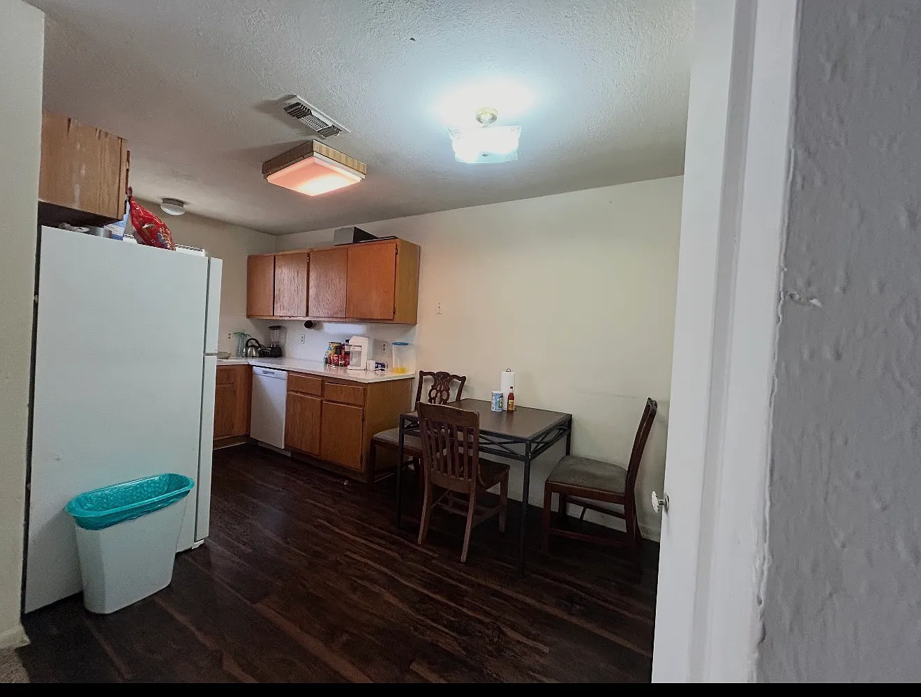 3 bed, 1141 sqft, $1,295 — Photo 2