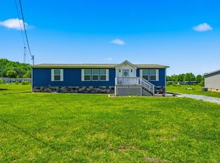 1463 Old Newport Hwy, Dandridge, TN 37725