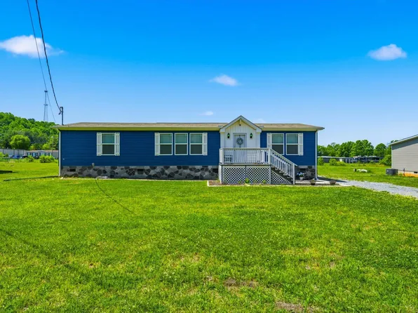 1463 Old Newport Hwy, Dandridge, TN 37725