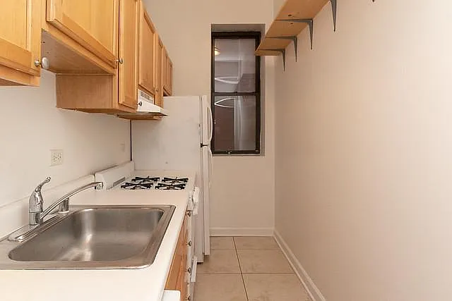 742 W. Fullerton — Photo 11
