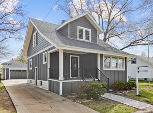 31 McKinley Ave, Geneva, IL 60134