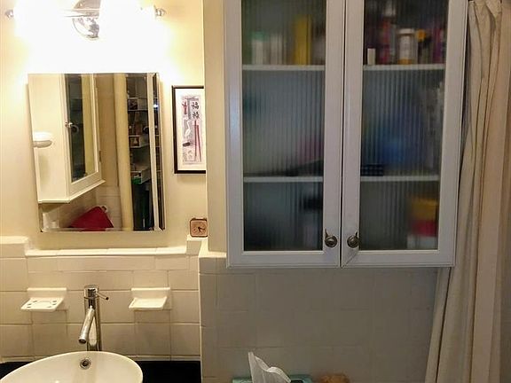 3rd image of 34 W 72nd St #151B