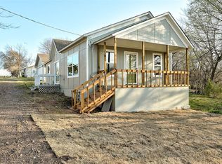 208 E 10th St, Chandler, OK 74834