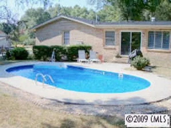 1314 Erinshire Rd, Charlotte, NC 28211