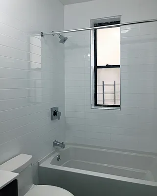 Rented by Weissman Realty | media 35