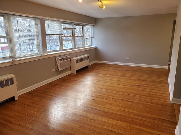 3rd image of 1736 W Farwell Ave APT 2S