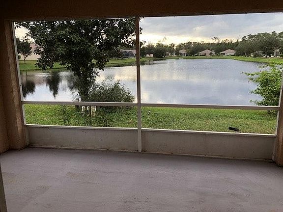 3rd image of 220 Grand Preserve Way