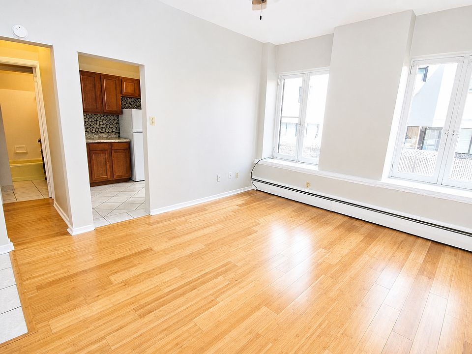 Hardwood 1-Bedroom