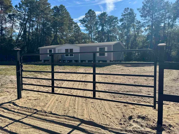 101 Granger Dr, Satsuma, FL 32189