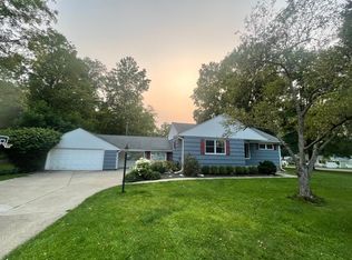 15914 Laurel Rd, Chagrin Falls, OH 44022