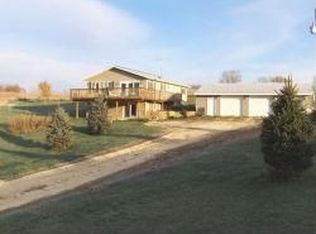 10458 172nd St, Scotch Grove, IA 52310