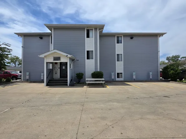 3170 W Monroe St APT 107, Waukegan, IL 60085
