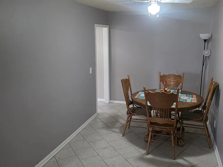 208 Cole St — Photo 5