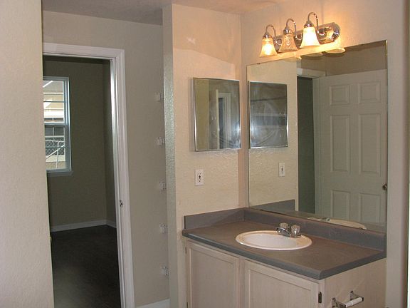 4th image of 3209 Parkchester Square Blvd APT 305