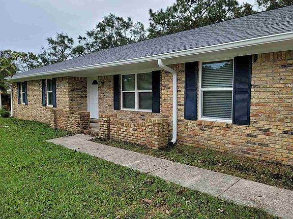 3rd image of 3515 Wimbledon Dr
