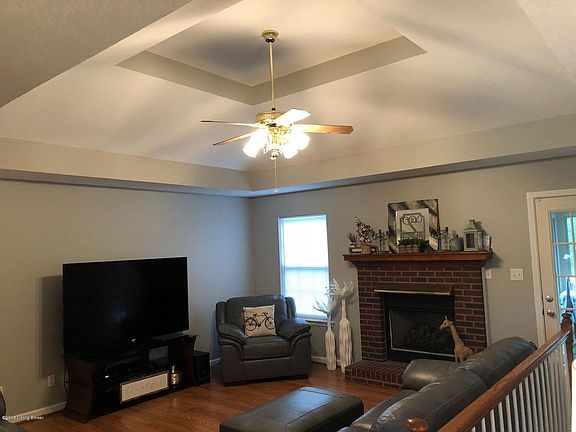 2nd image of 107 Woodfield Cir