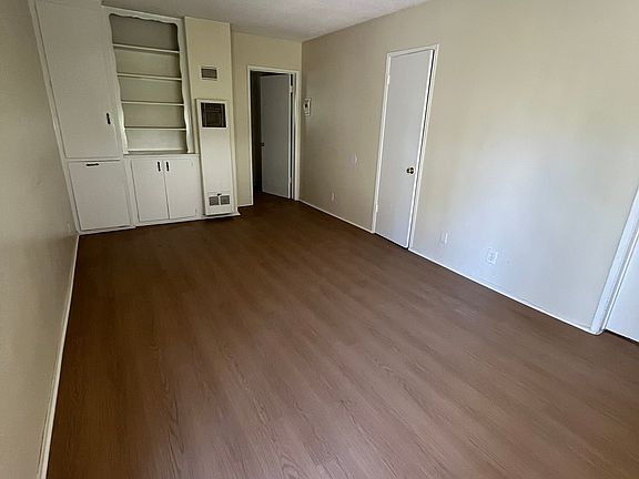3rd image of 14632 Erwin St APT 2