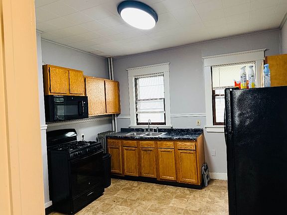 4th image of 569 Washington Ave #1