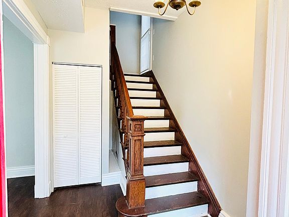 2nd image of 2547 Bank St #1