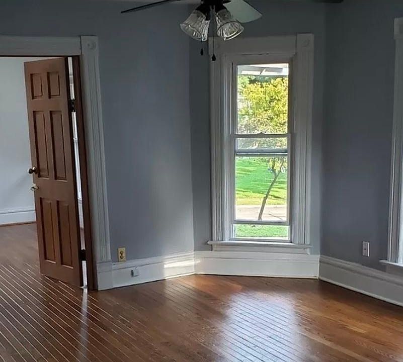 2nd image of 1029 Harlem Blvd