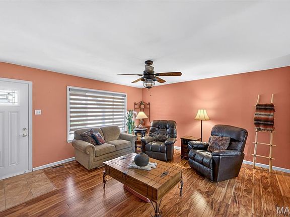 4th image of 340 Woodbridge Dr
