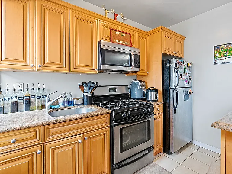 405 E 116th St #4 — Photo 3