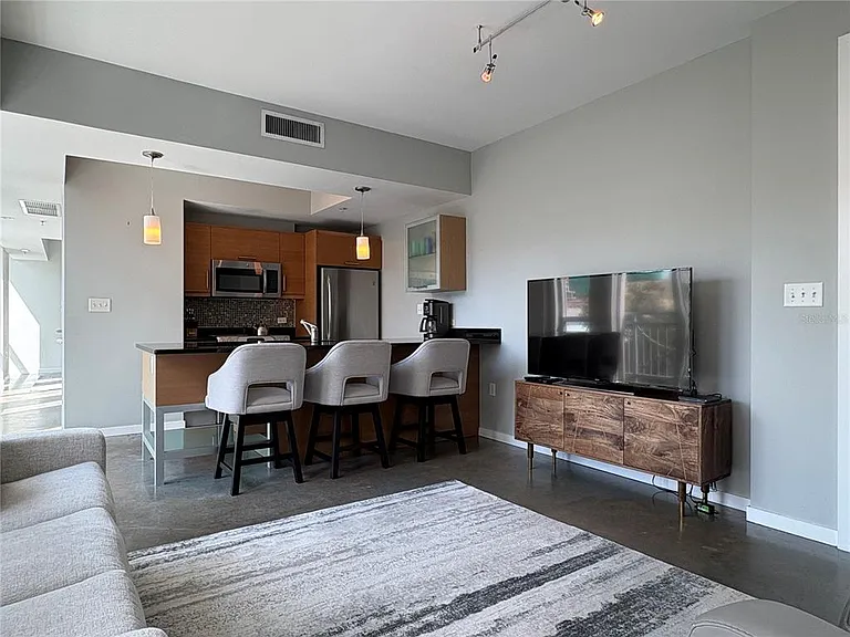 1350 Main St #302 — Photo 3