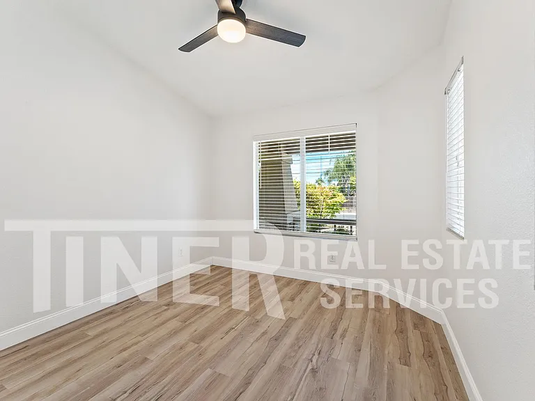 1742 Poppy Dr — Photo 15