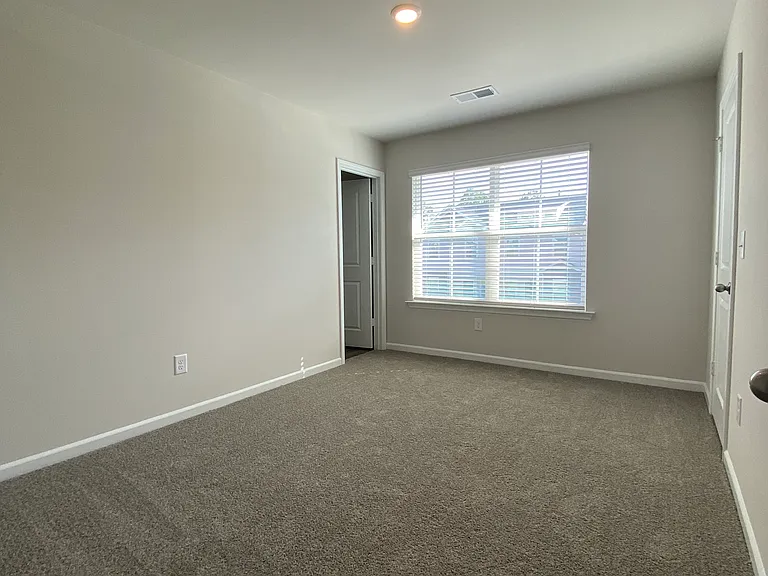 105 Lowland Dr — Photo 9