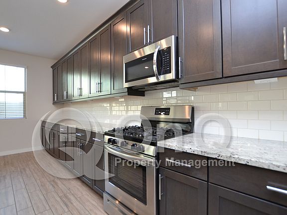2nd image of 1124 E Thompson Way