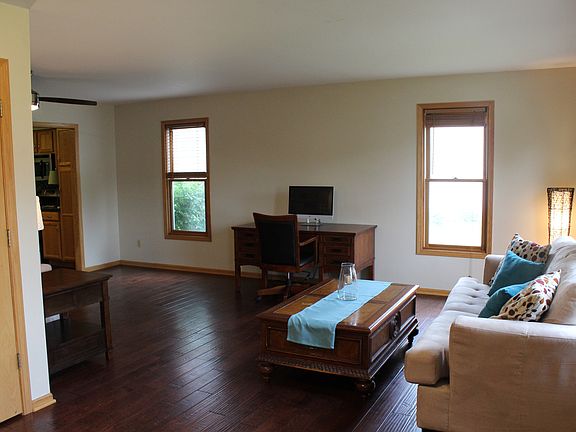 5th image of 309 Ashberry Ct