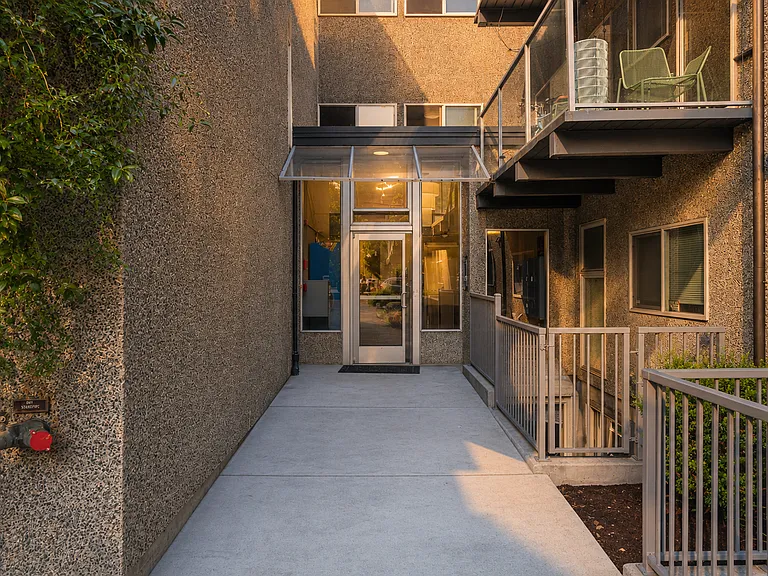 Minor Tower Apartments - Located in Eastlake — Photo 15