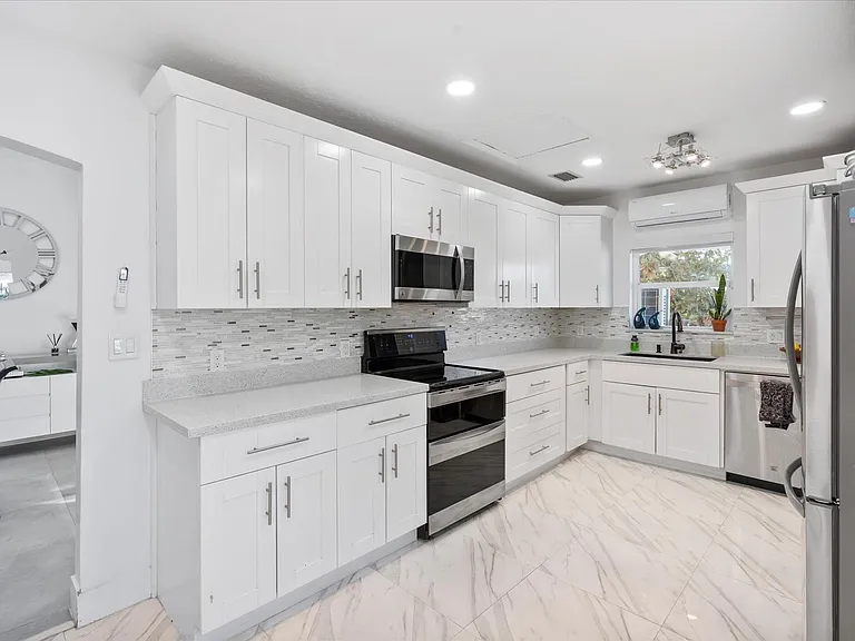 9232 Harding Ave — Photo 8