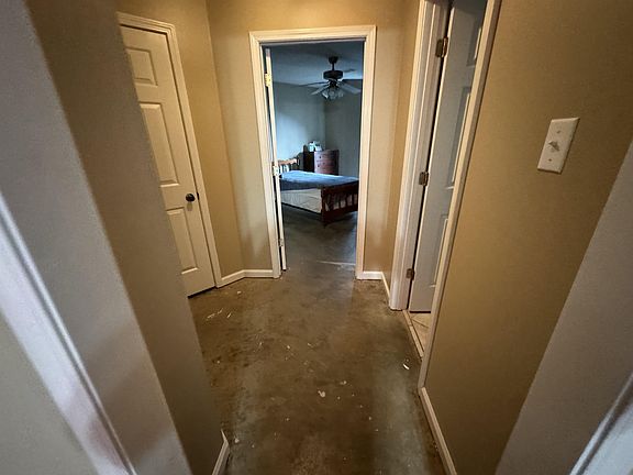 3rd image of 697 Wylie Dr