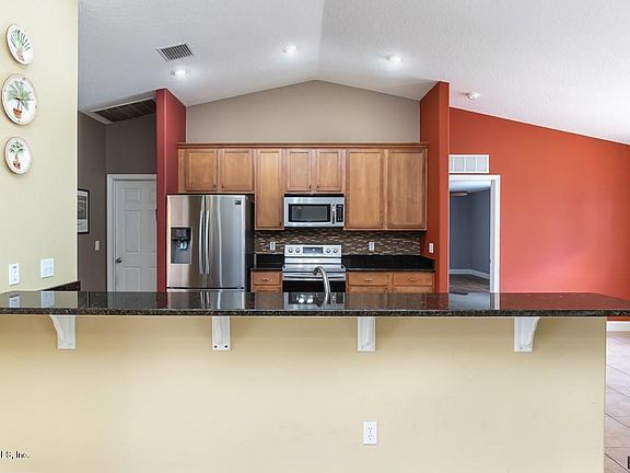 5th image of 30 Buffalo Plains Ln