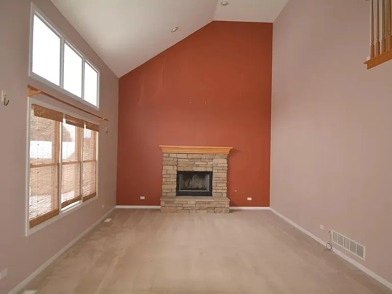 203 Jessica Ct — Photo 12