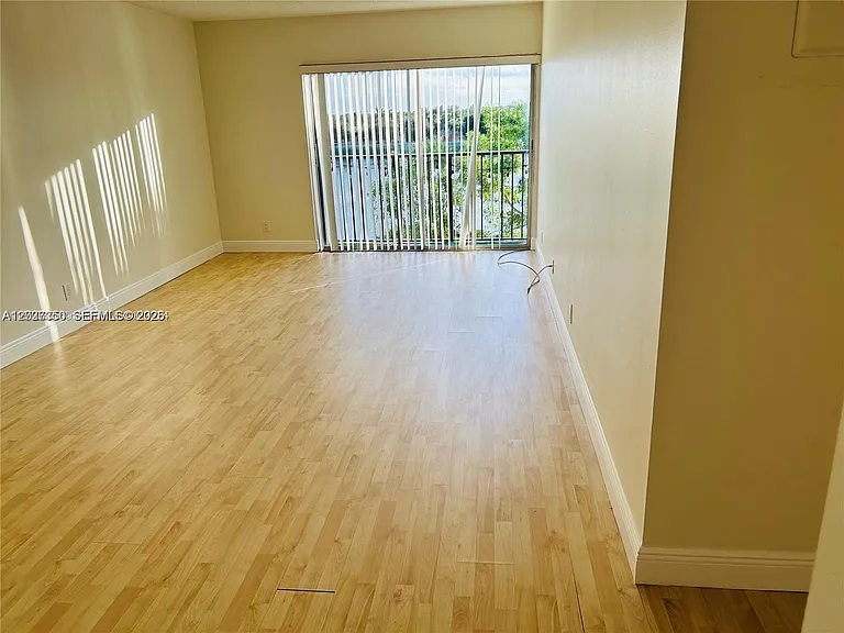 8600 N Sherman Cir #504 — Photo 10