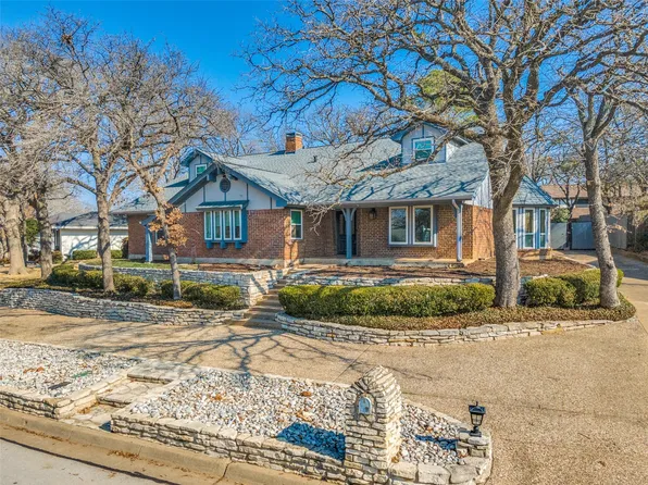 2101 Prestonwood Dr, Arlington, TX 76012