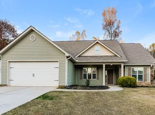 109 Fuller Ct, Grantville, GA 30220