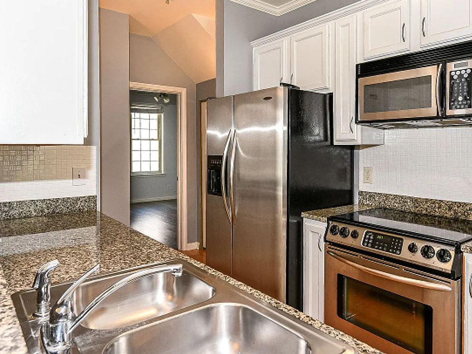 1st image of 223 N New Jersey St APT B