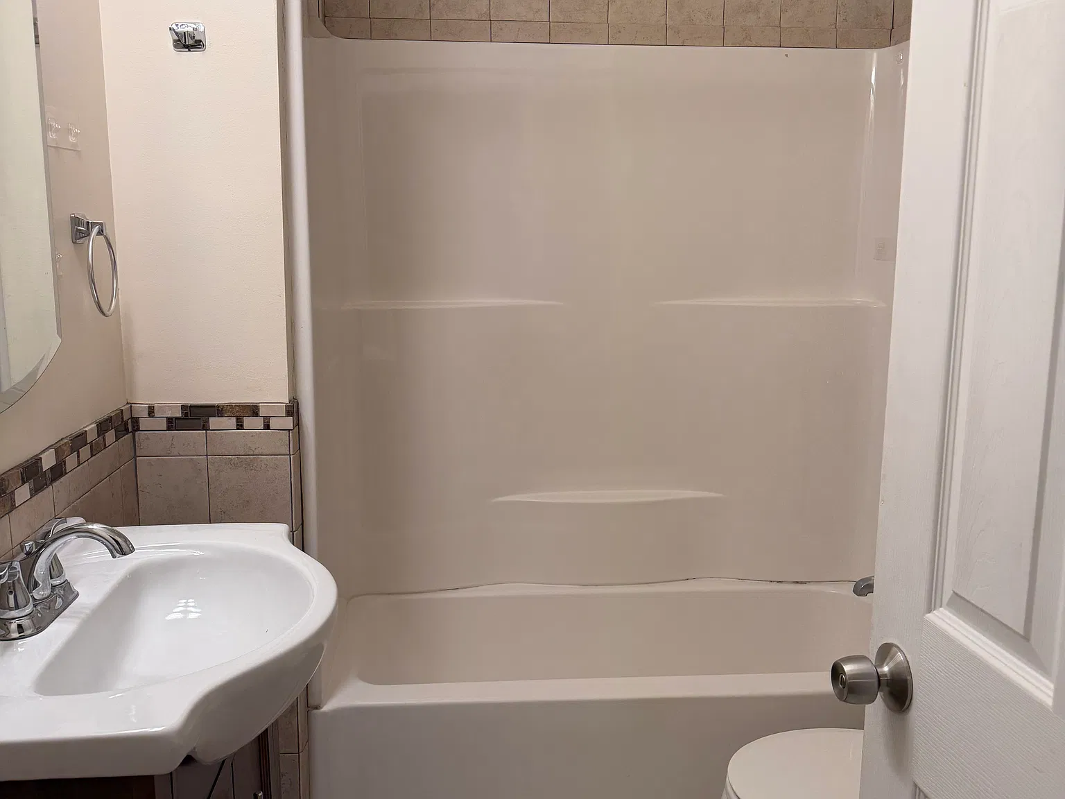 2 bed, $2,000 — Photo 4