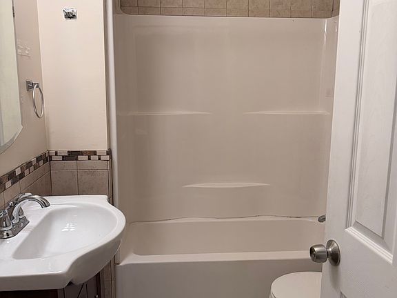 4th image of 44-46 Richter St #1