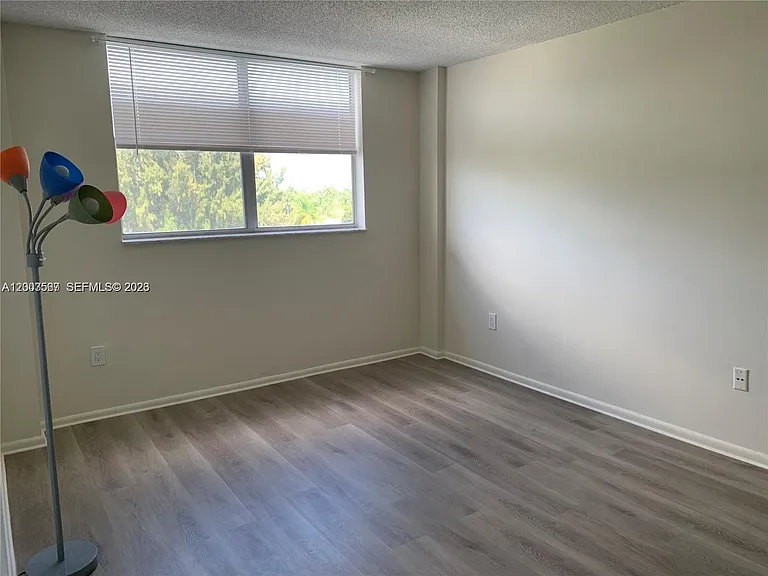 16465 NE 22nd Ave #511 — Photo 7