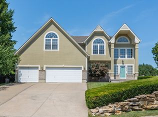 2804 SW Twincreek Ct, Blue Springs, MO 64015