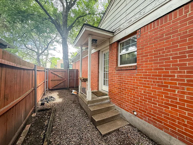 3766 Park Ln — Photo 20